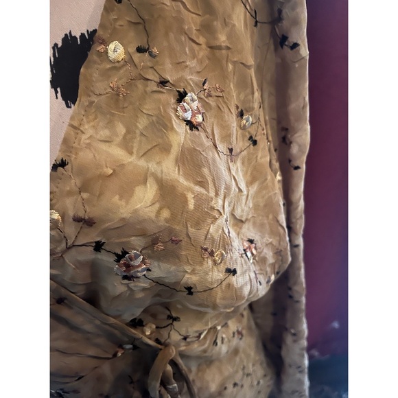 Y2K 90’s Neutral Beige Floral Embroidered Long Sleeve Blouse - Picture 3 of 4